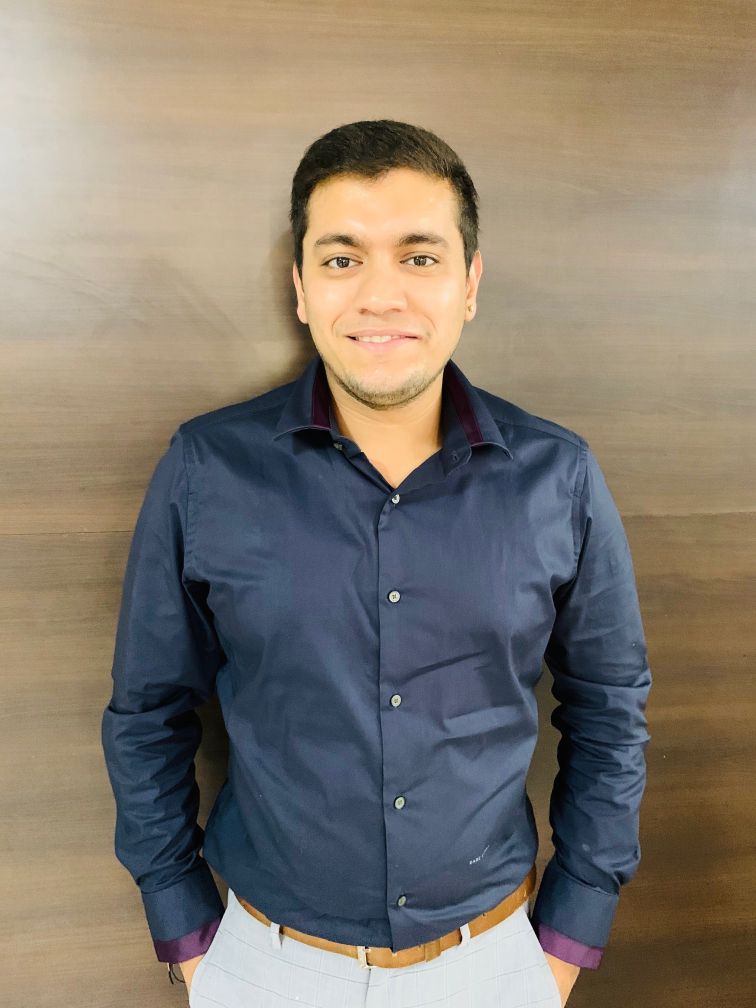<strong>Akshay Garg</strong>